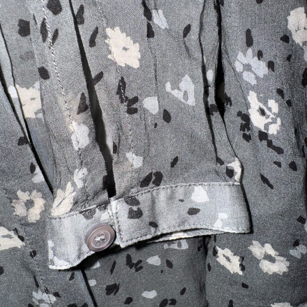 cloth & stone Gray Floral Sheer Button-Up Blouse - Picture 4 of 5